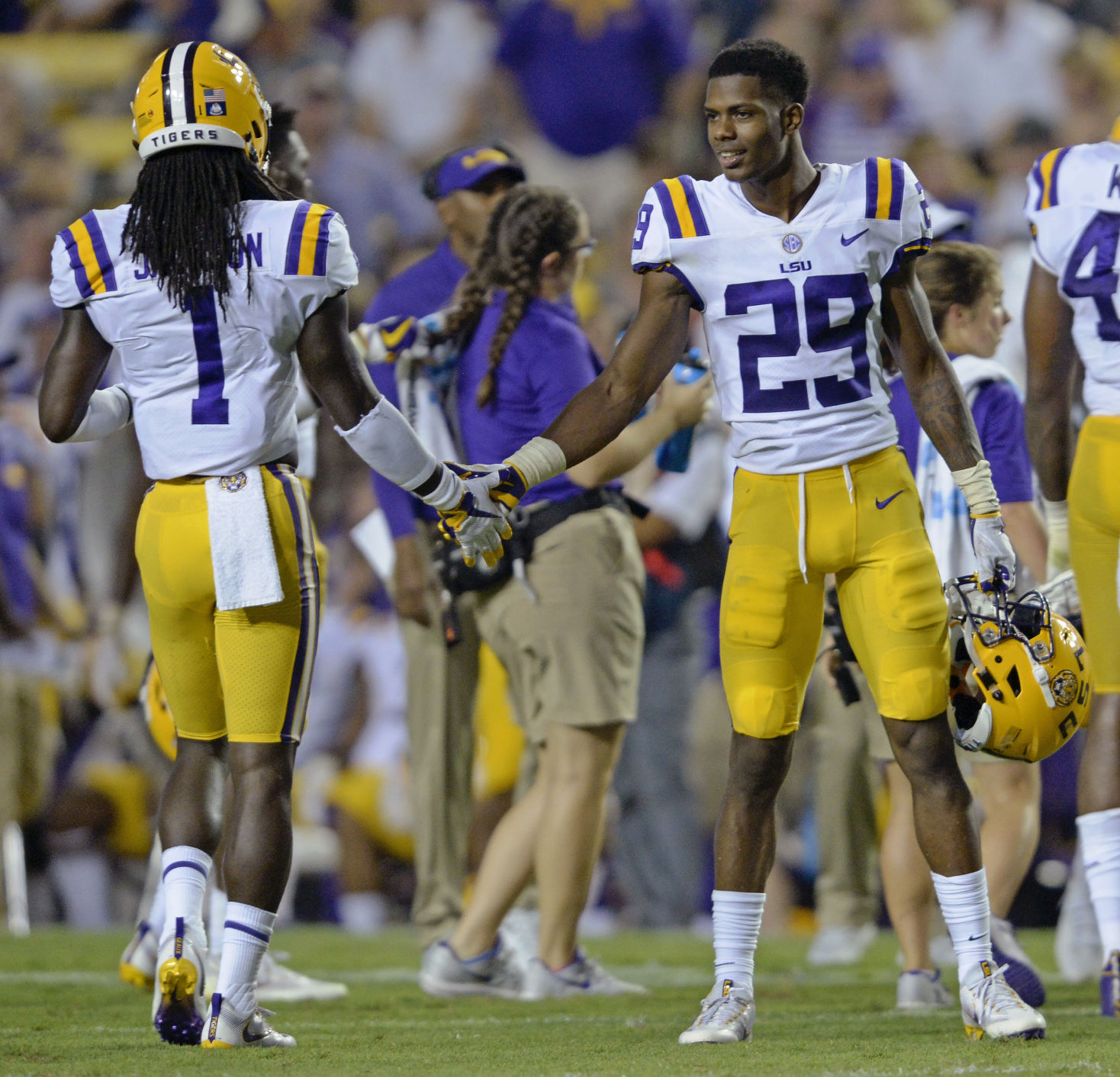 lsusyracuse1627.092417 bf